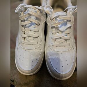 Alo Recovery Mode Sneaker Classic White size 9.5w /8m